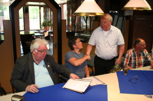 Dominik Vergoossen - handtekening Wilhelmina08 -7-